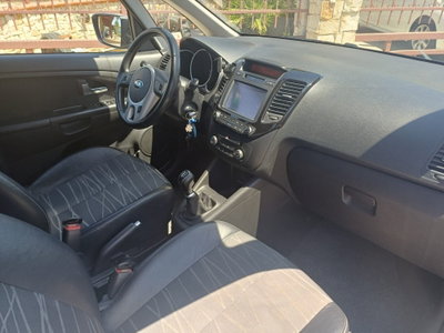 Kia Venga 1.4 CRDi 90 CV S&S High Tech (8)