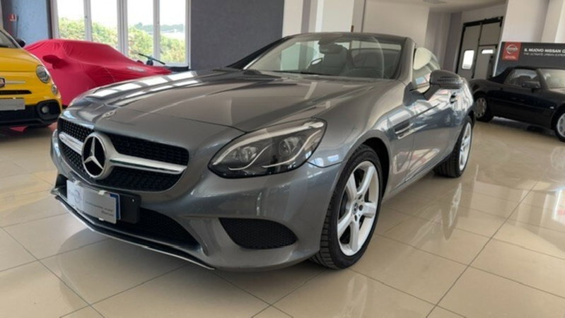 Mercedes-Benz SLC 200 Premium