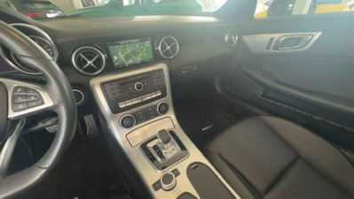 Mercedes-Benz SLC 200 Premium (11)