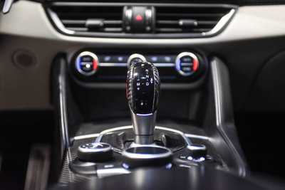 Alfa Romeo Giulia 2.9 T V6 Quadrifoglio (10)