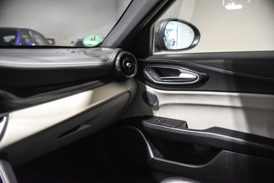 Alfa Romeo Giulia 2.9 T V6 Quadrifoglio (12)
