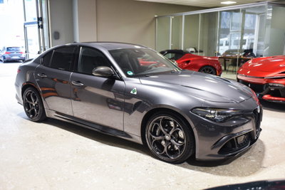 Alfa Romeo Giulia 2.9 T V6 Quadrifoglio (4)