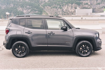 Jeep Renegade 1.3 T4 190CV PHEV 4xe AT6 Limited (4)