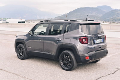 Jeep Renegade 1.3 T4 190CV PHEV 4xe AT6 Limited (6)