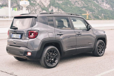 Jeep Renegade 1.3 T4 190CV PHEV 4xe AT6 Limited (7)