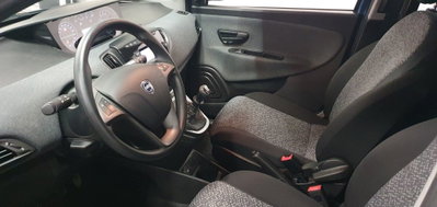 Lancia Ypsilon 1.0 FireFly 5 porte S&S Hybrid Ecochic Silver (2)