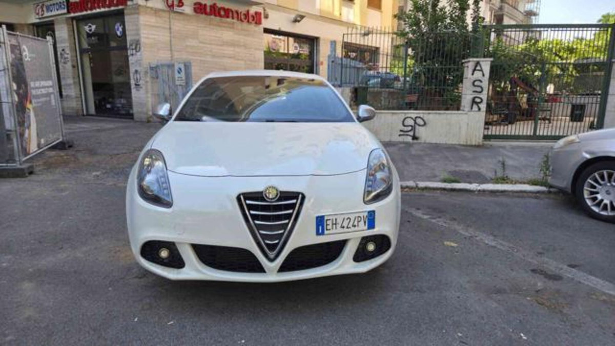 Alfa Romeo Giulietta 2.0 JTDm-2 Distinctive 170cv (2)