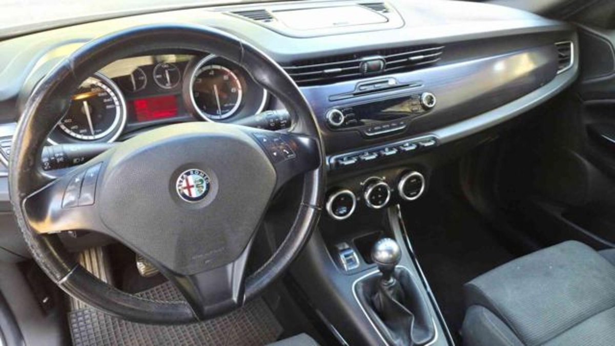 Alfa Romeo Giulietta 2.0 JTDm-2 Distinctive 170cv (7)