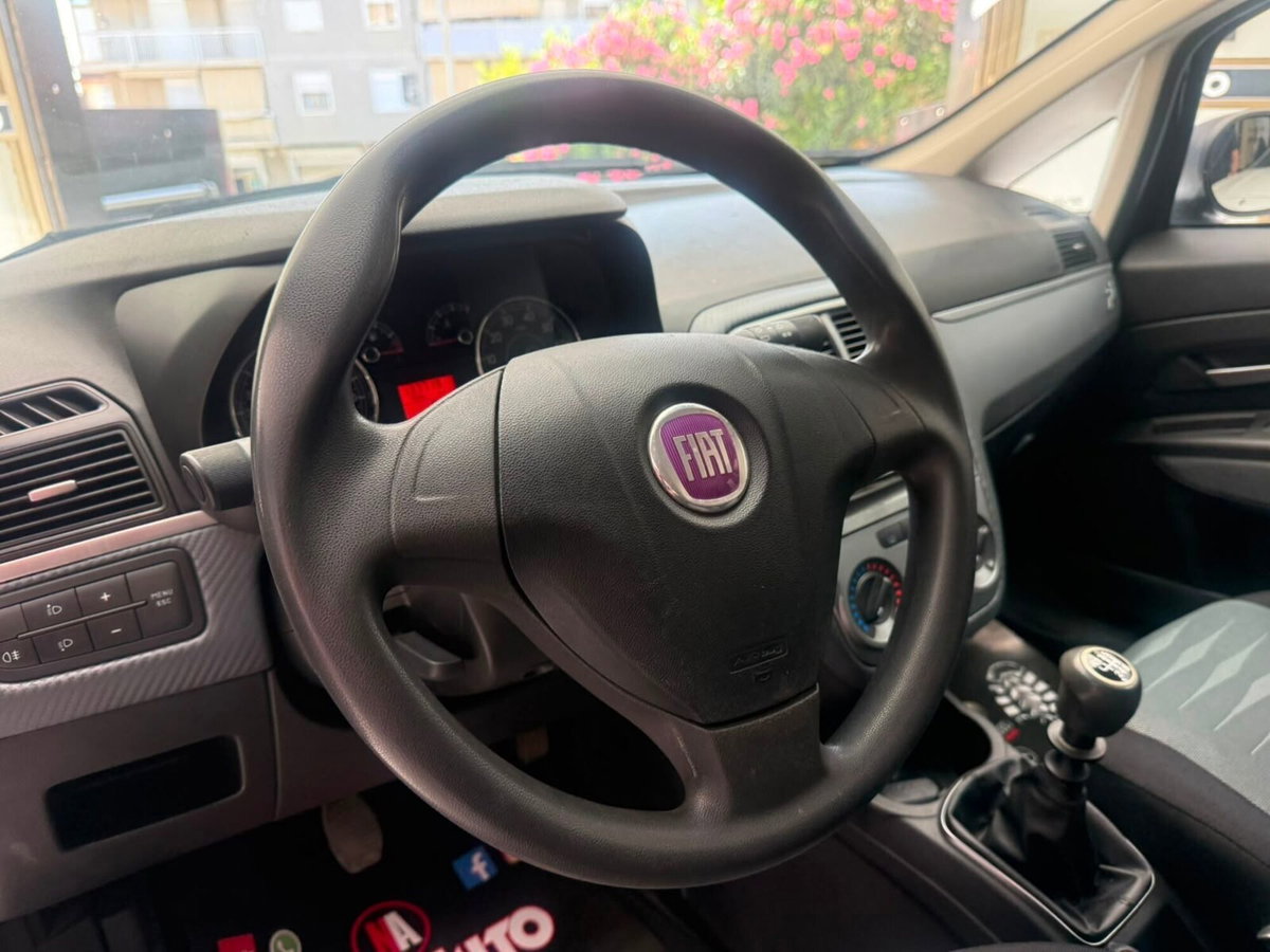 Fiat Grande Punto 1.3 MJT 90 CV 5 porte Dynamic (12)