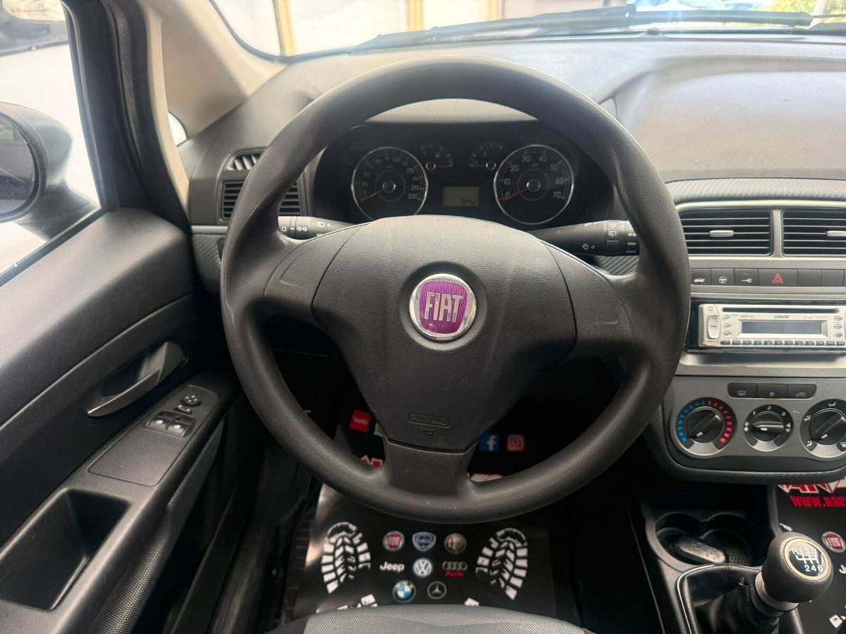 Fiat Grande Punto 1.3 MJT 90 CV 5 porte Dynamic (17)