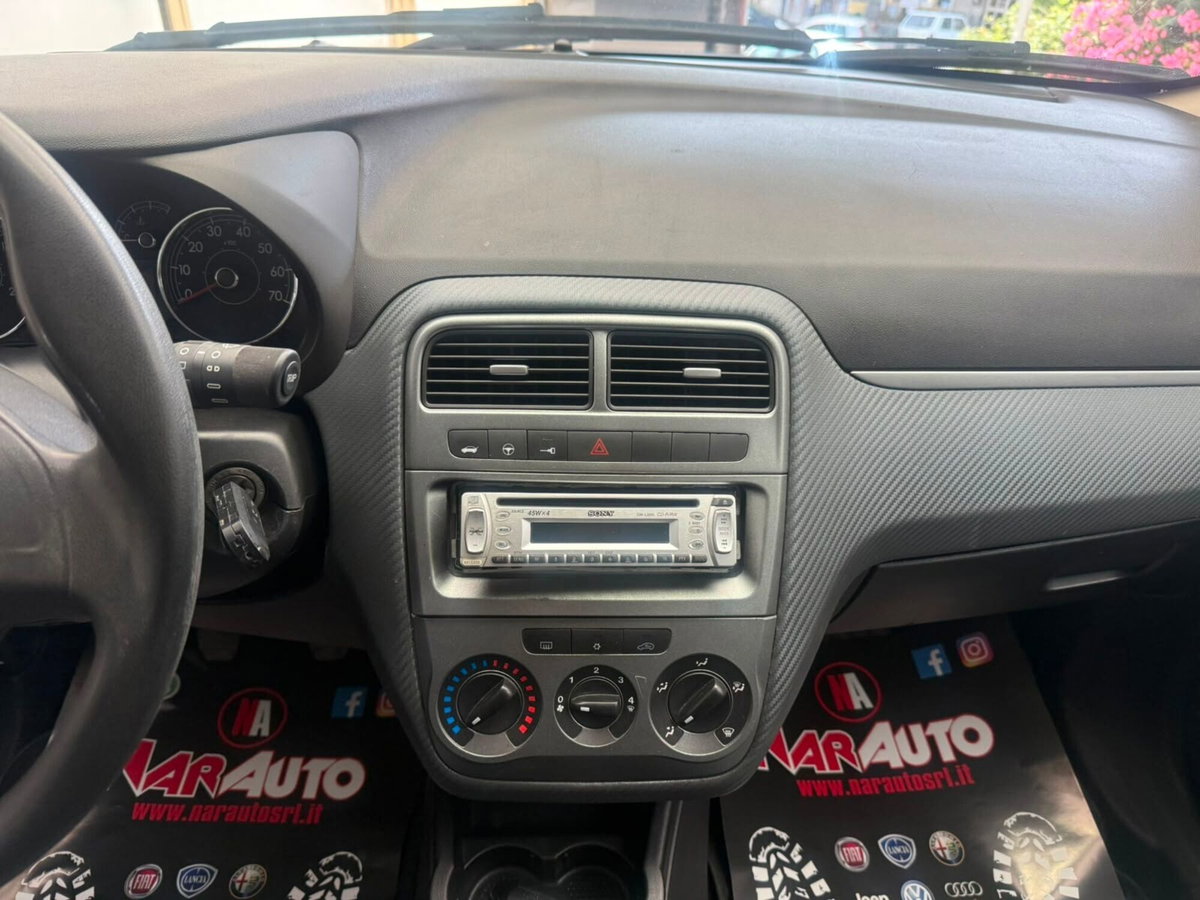 Fiat Grande Punto 1.3 MJT 90 CV 5 porte Dynamic (18)
