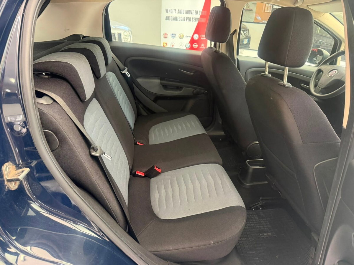Fiat Grande Punto 1.3 MJT 90 CV 5 porte Dynamic (19)