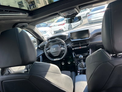 Peugeot 2008 PureTech 130 S&S GT (14)