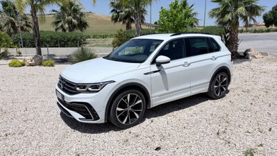 Volkswagen Tiguan 2.0 TDI 150 CV SCR DSG 4MOTION R-Line usata