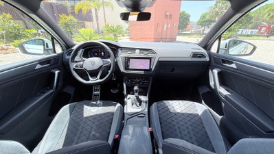 Volkswagen Tiguan 2.0 TDI 150 CV SCR DSG 4MOTION R-Line (15)