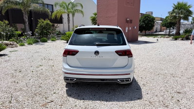 Volkswagen Tiguan 2.0 TDI 150 CV SCR DSG 4MOTION R-Line (9)