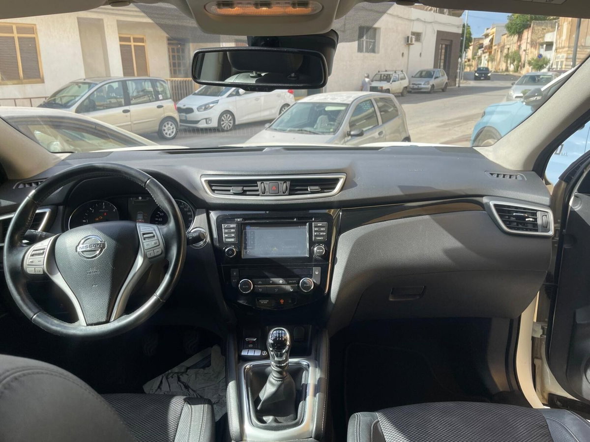 Nissan Qashqai 1.6 dCi 2WD Tekna (12)