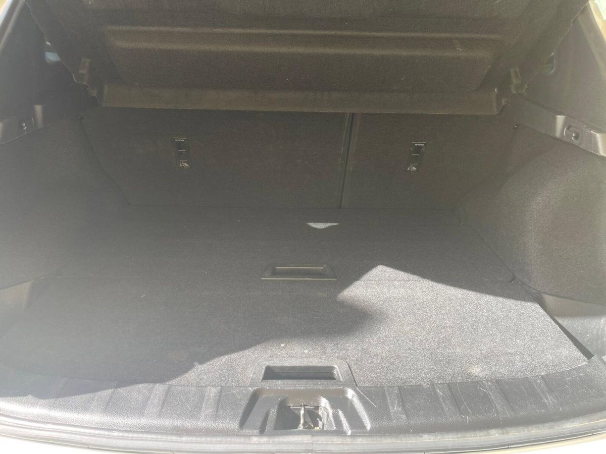 Nissan Qashqai 1.6 dCi 2WD Tekna (9)