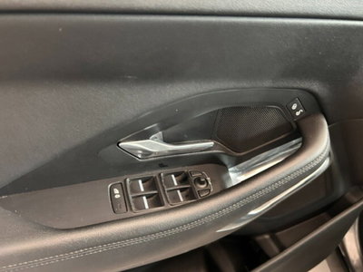 Jaguar E-Pace 2.0D 150 CV AWD (11)