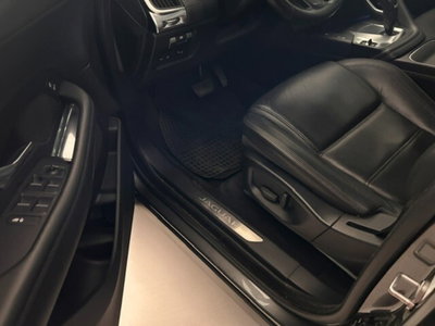 Jaguar E-Pace 2.0D 150 CV AWD (13)
