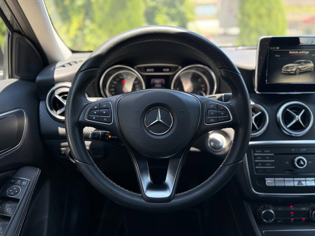 Mercedes-Benz Classe A 200 d Automatic Sport (10)