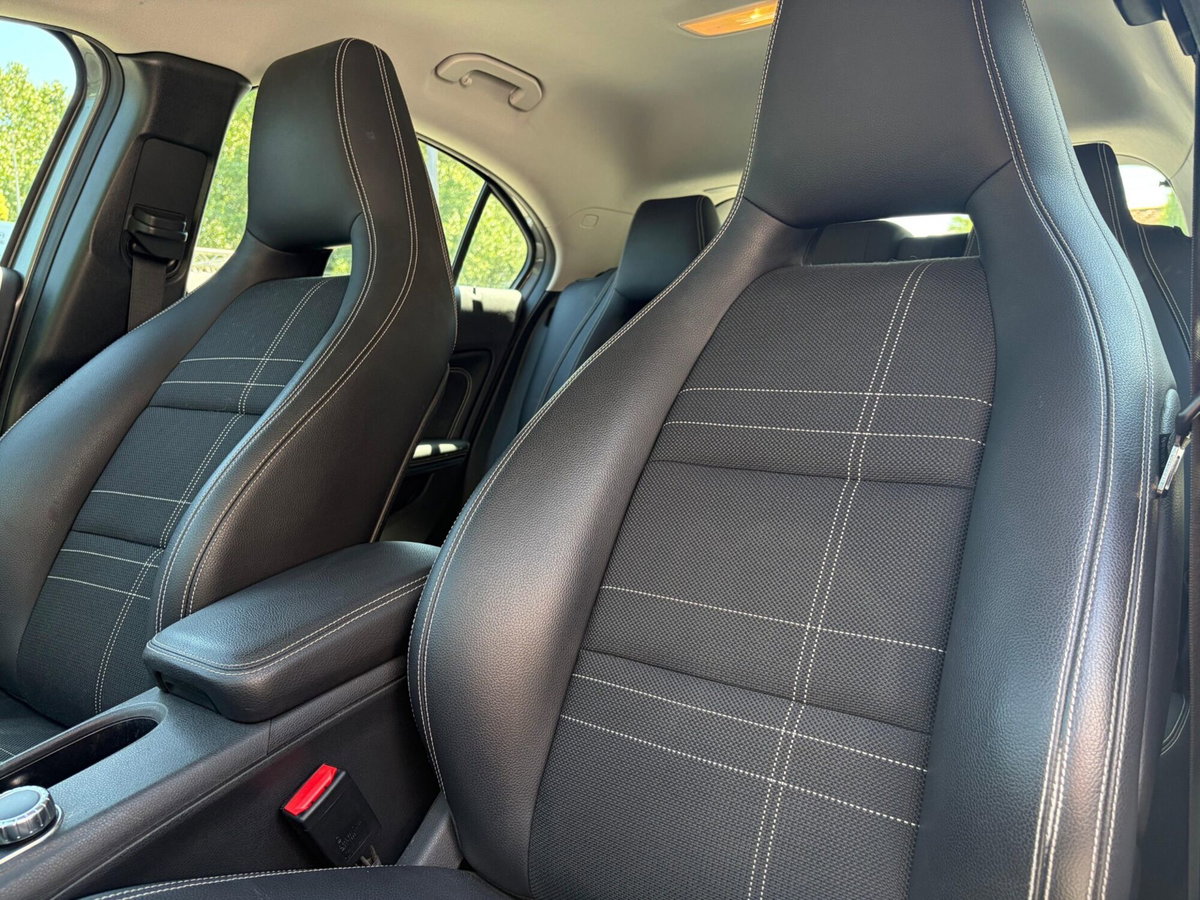 Mercedes-Benz Classe A 200 d Automatic Sport (14)