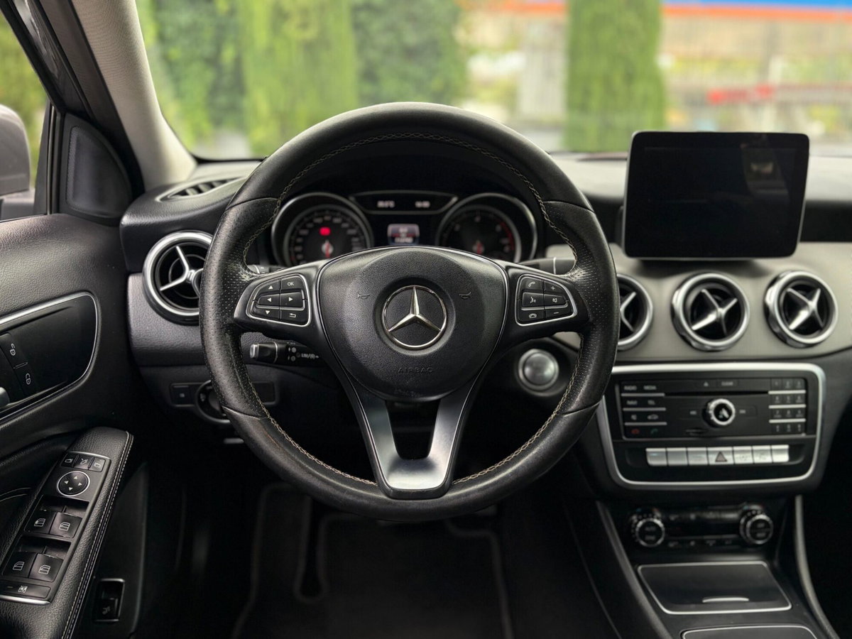 Mercedes-Benz GLA SUV 200 d Automatic Sport (10)