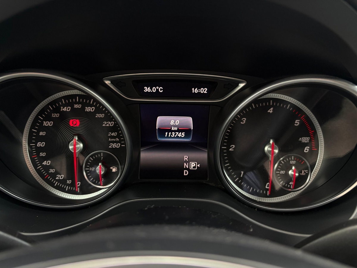 Mercedes-Benz GLA SUV 200 d Automatic Sport (11)
