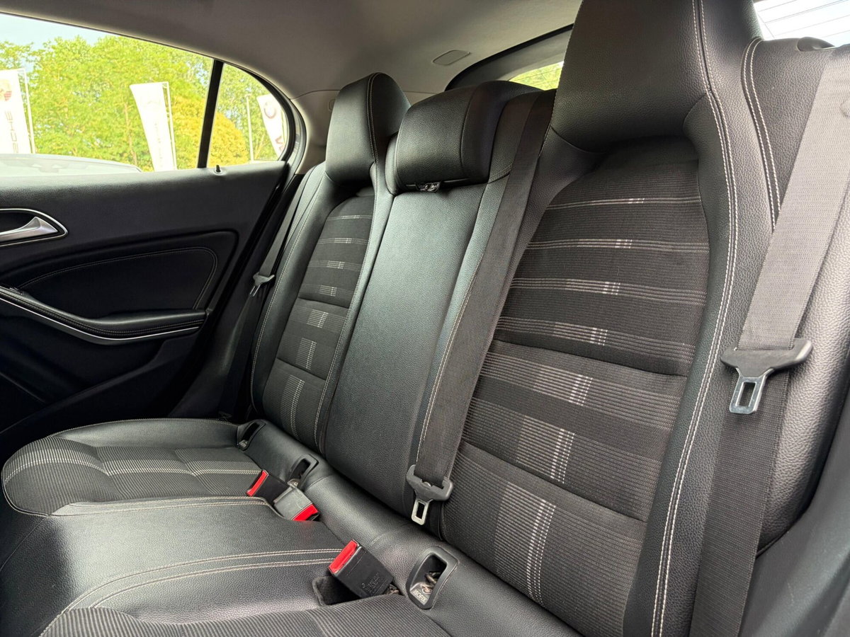 Mercedes-Benz GLA SUV 200 d Automatic Sport (14)