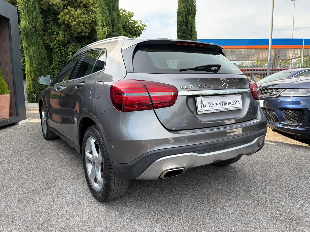 Mercedes-Benz GLA SUV 200 d Automatic Sport (4)