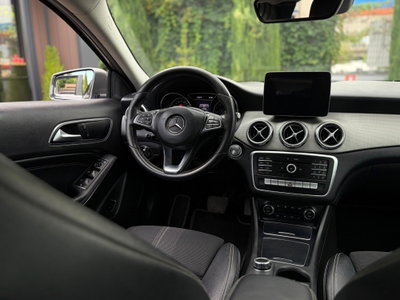 Mercedes-Benz GLA SUV 200 d Automatic Sport (9)