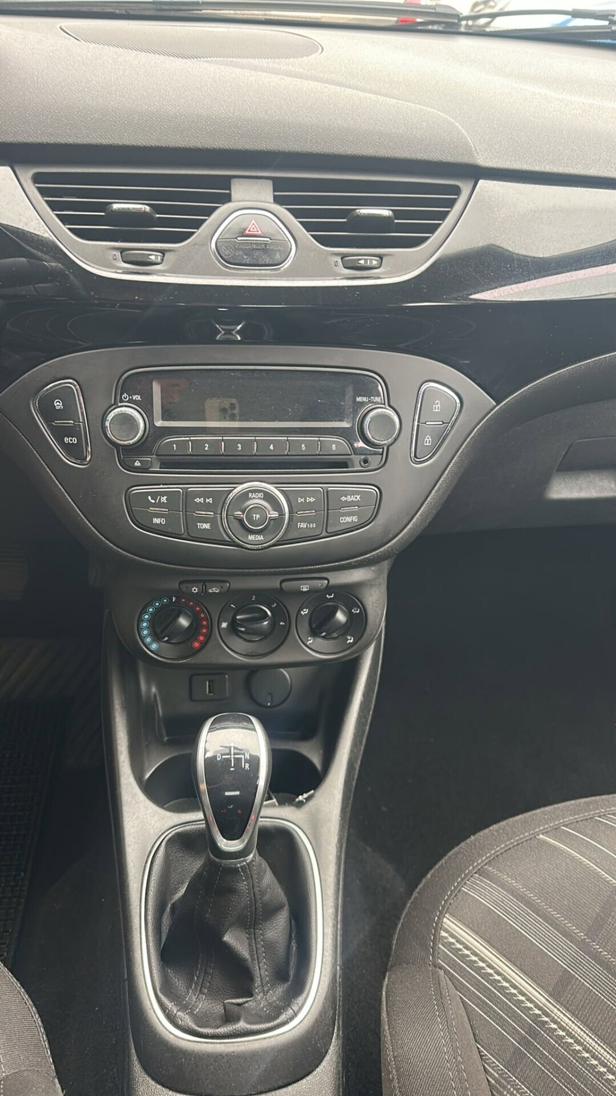 Opel Corsa 1.4 90CV Start&Stop aut. 5 porte n-Joy (7)