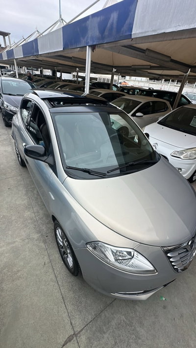 Lancia Ypsilon 0.9 TwinAir 85 CV 5 porte S&S Silver usata