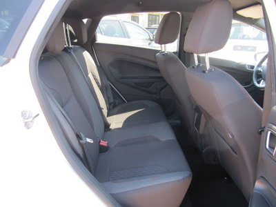 Ford Fiesta 1.5 TDCi 75CV 5 porte ST-Line (14)