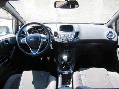 Ford Fiesta 1.5 TDCi 75CV 5 porte ST-Line (5)