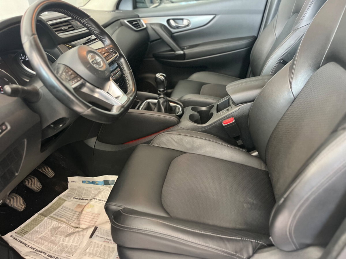 Nissan Qashqai 1.5 dCi N-Connecta (10)