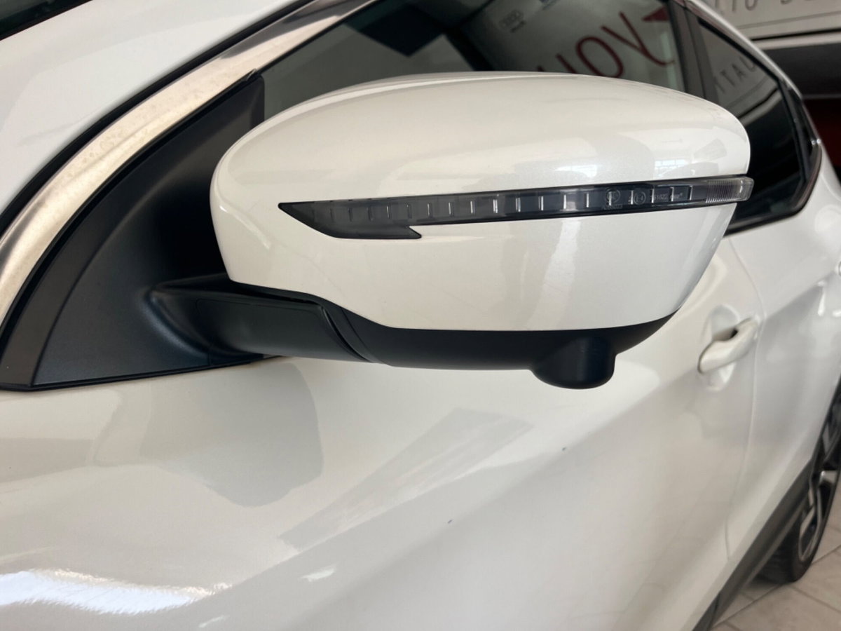 Nissan Qashqai 1.5 dCi N-Connecta (14)