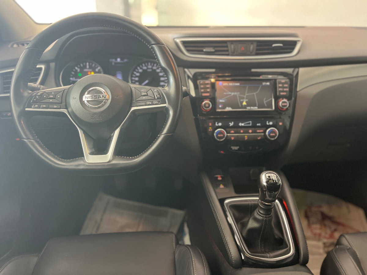 Nissan Qashqai 1.5 dCi N-Connecta (8)
