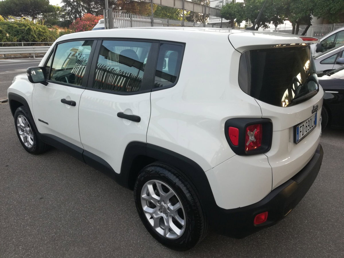 Jeep Renegade 1.6 E-TorQ EVO Sport (4)
