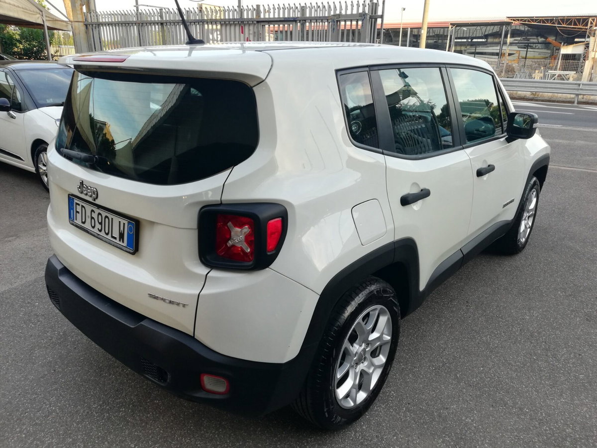 Jeep Renegade 1.6 E-TorQ EVO Sport (6)