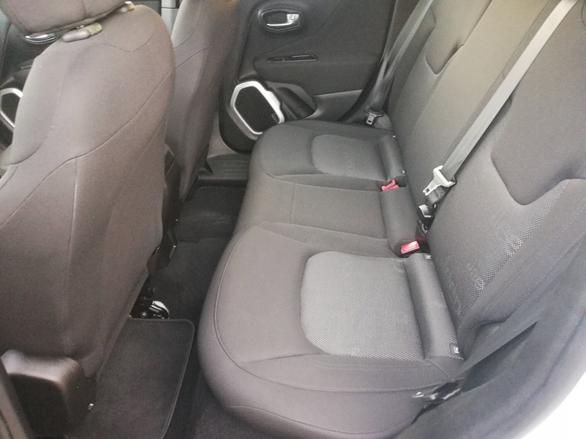 Jeep Renegade 1.6 E-TorQ EVO Sport (9)