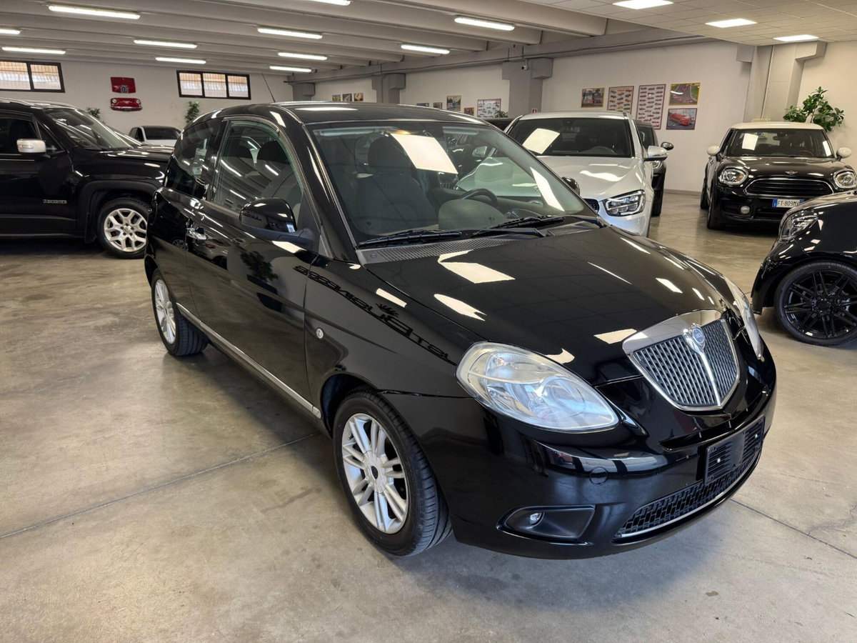 Lancia Ypsilon 1.2 69 CV Platino