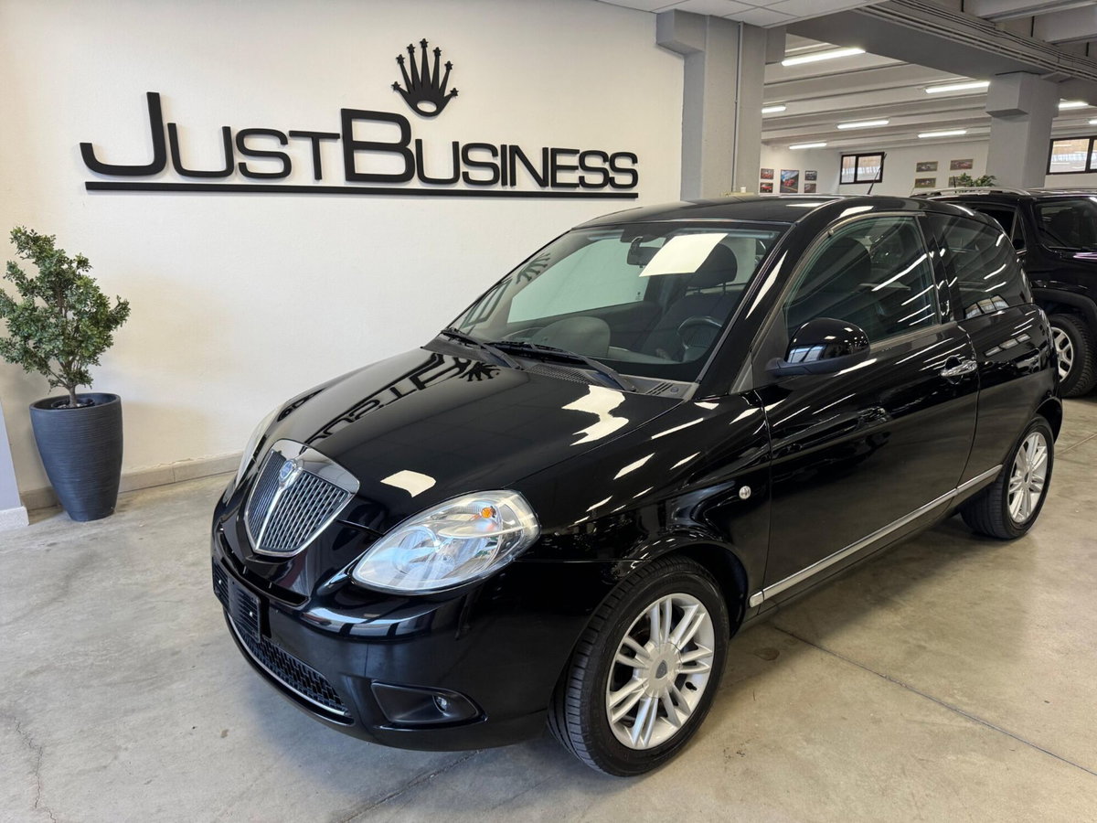 Lancia Ypsilon 1.2 69 CV Platino (3)