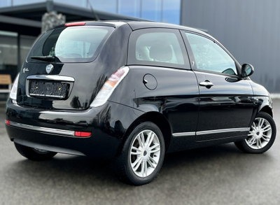 Lancia Ypsilon 1.2 69 CV Platino (4)