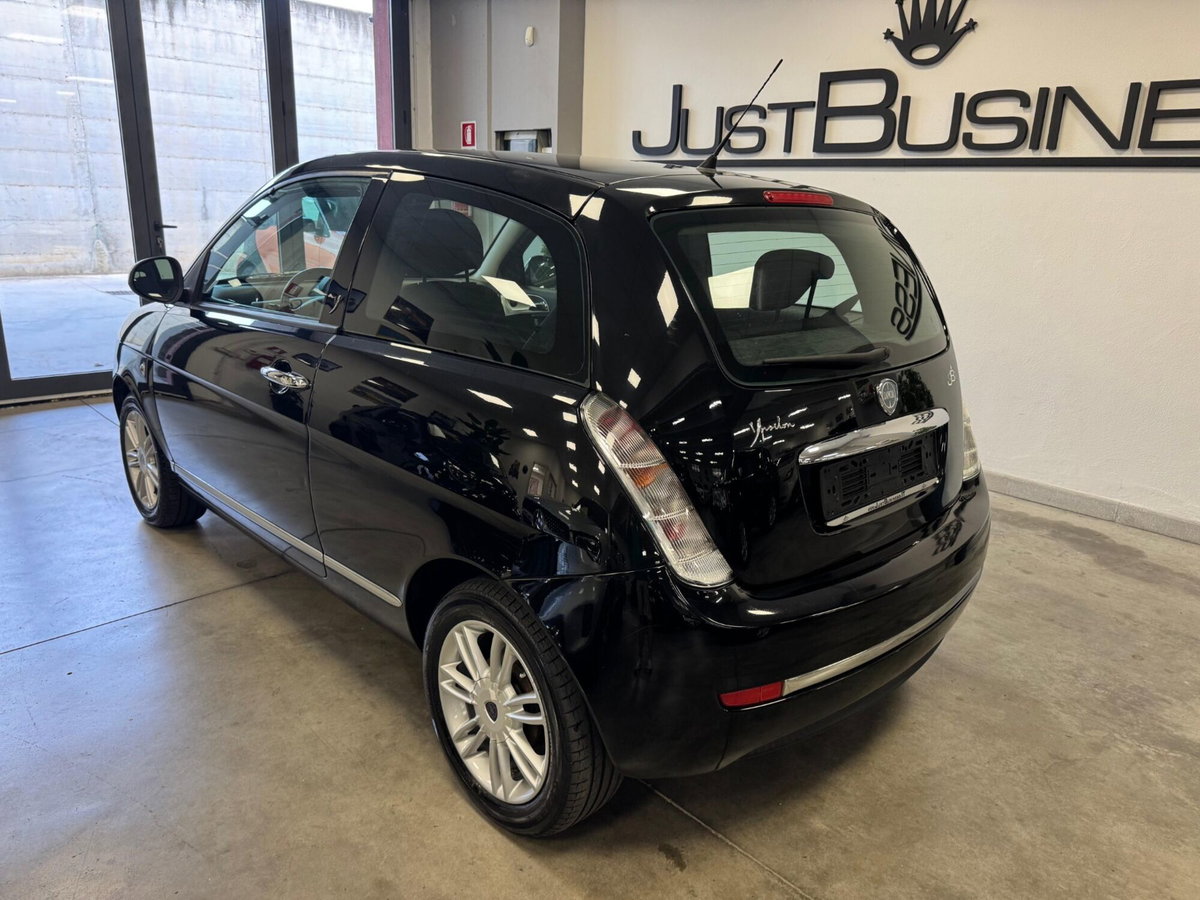 Lancia Ypsilon 1.2 69 CV Platino (5)