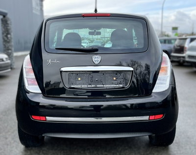 Lancia Ypsilon 1.2 69 CV Platino (5)
