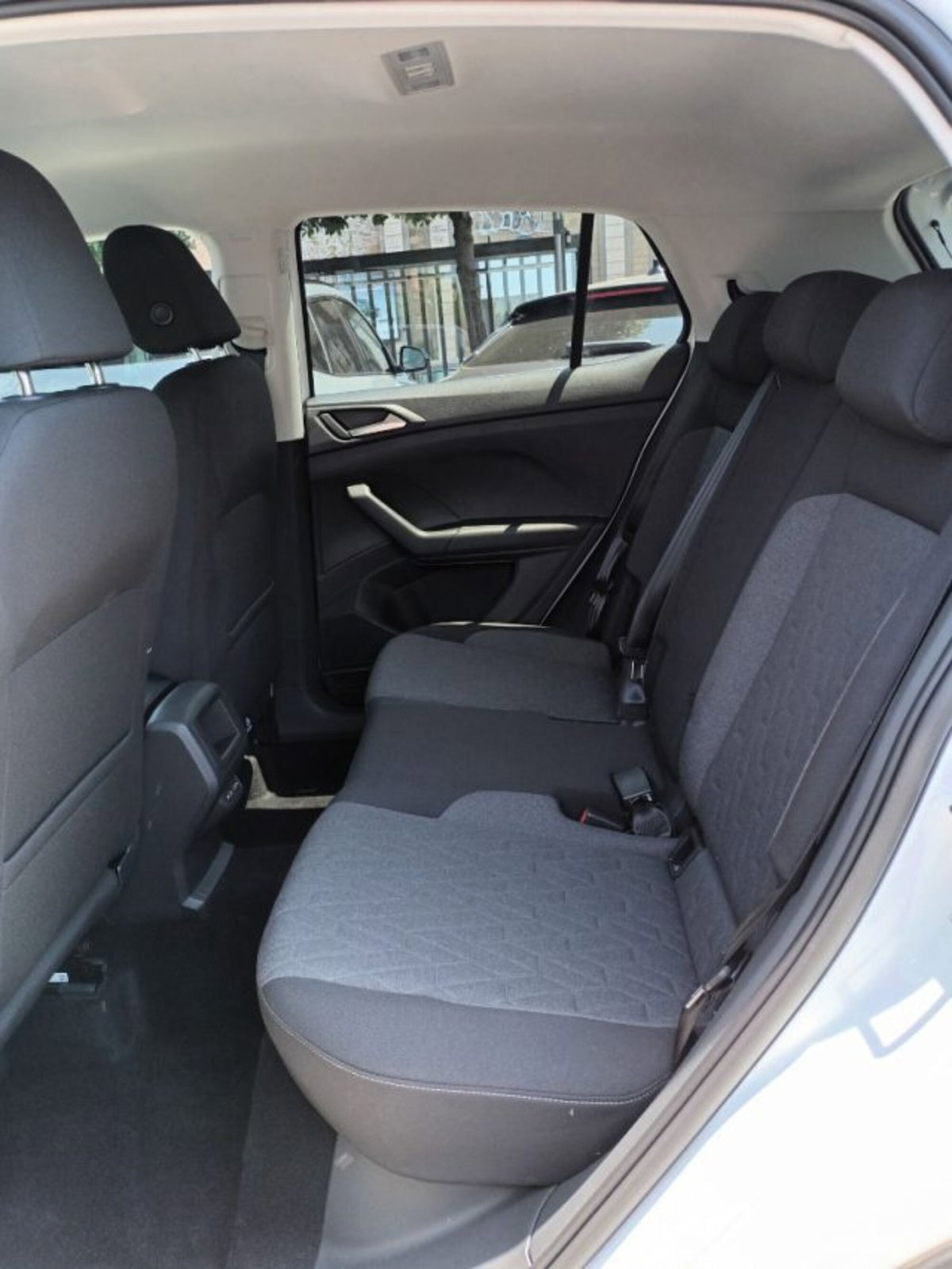 Volkswagen T-Cross 1.0 tsi Edition 115cv (8)