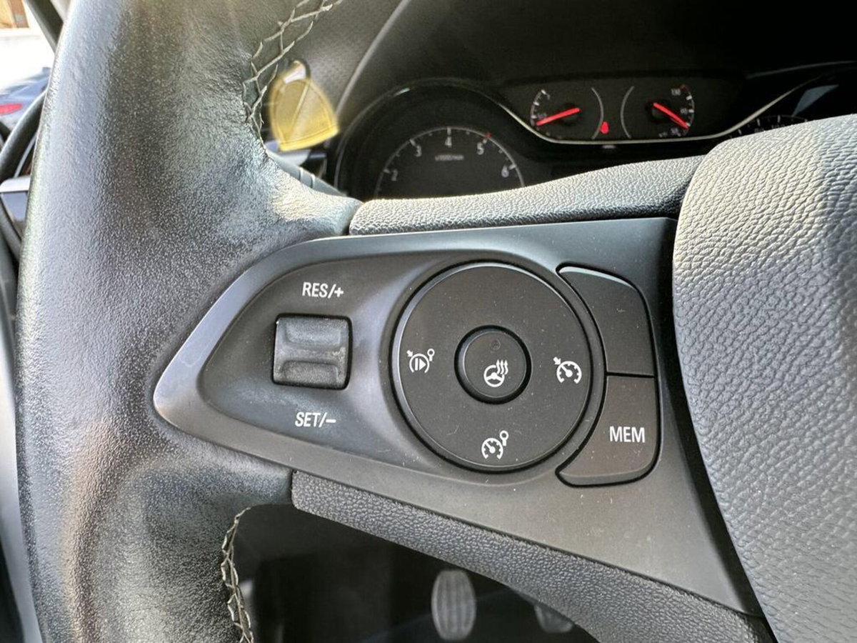 Opel Corsa 1.2 Edition (11)