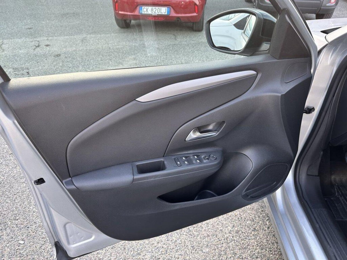 Opel Corsa 1.2 Edition (7)