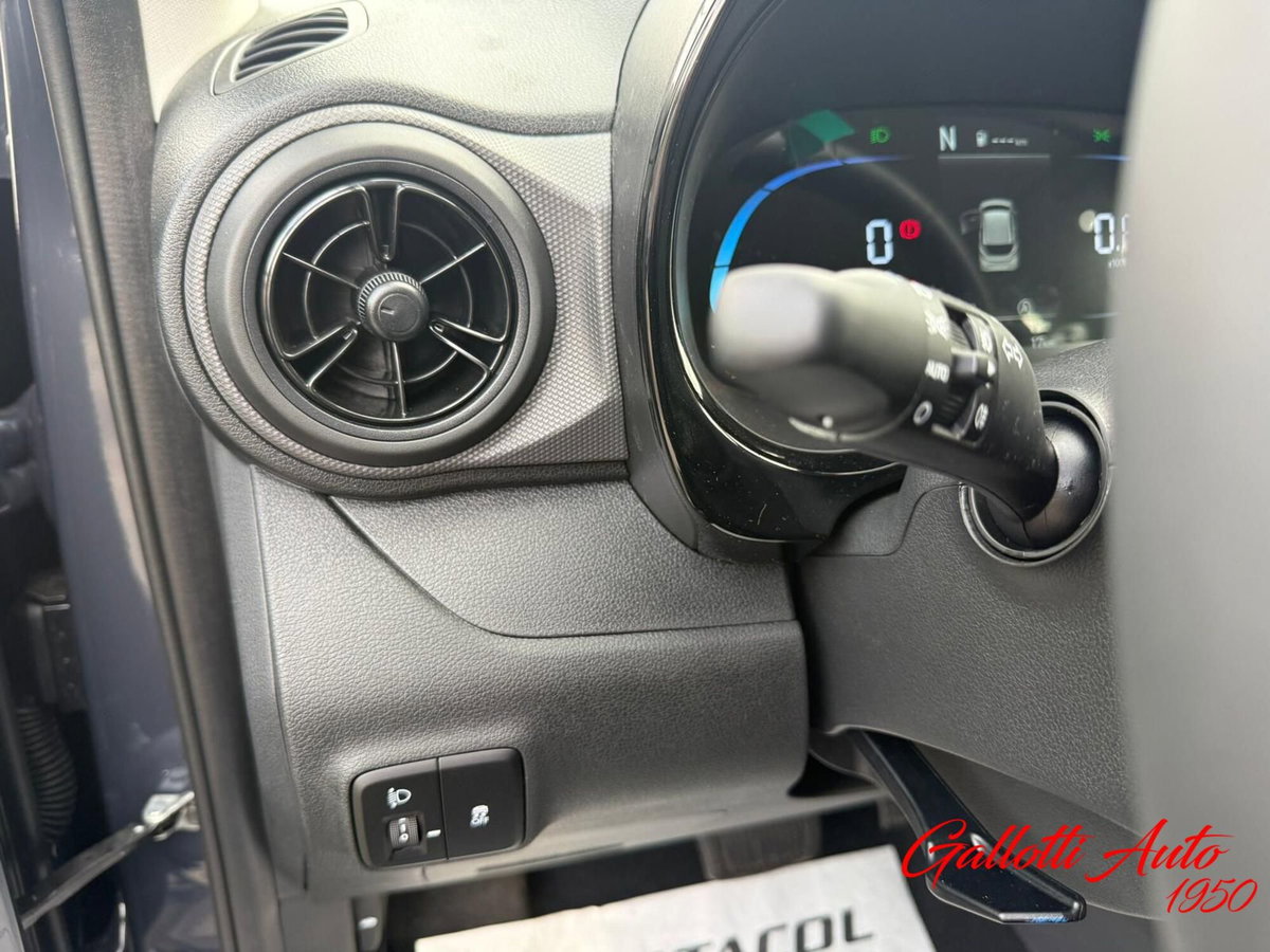 Hyundai i10 1.0 mpi Connectline 63cv (13)